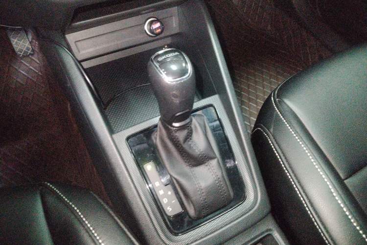 Used Skoda Kamiq 2018 1.5L Automatic Standard Version China V Emission Standard Gear Lever
