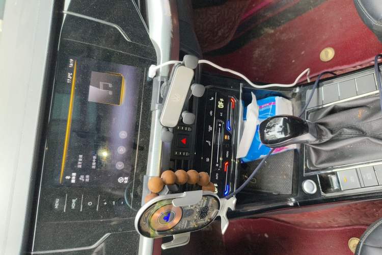 Used Volkswagen Passat 2022 330TSI Starry Elite Edition Audio And AC Panel