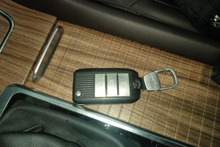 Used Roewe RX8 2018 30T Smart Connectivity All-Wheel Drive Supreme Edition