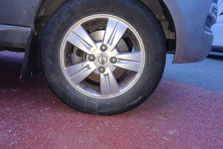 Used Jinbei New Hiace X30L 2018 1.5L Box Truck Business Edition DLCG14 Right Front Wheel Hub