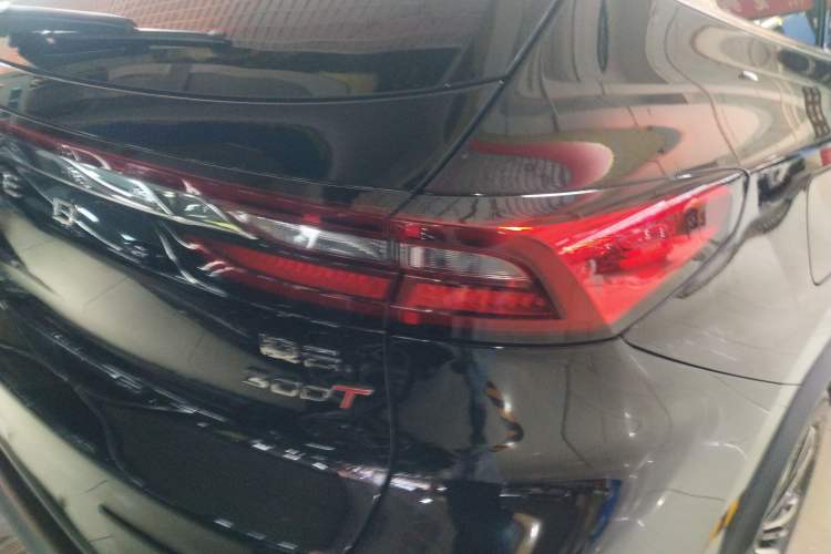 Used EXEED Lingyun 2024 300T Two-Wheel Drive Starlight Edition Exterior 3