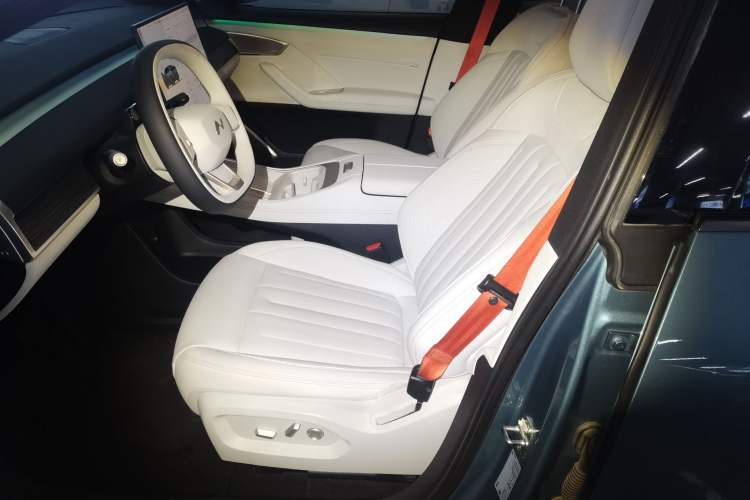 Used ONVO L60 2024 60 kWh Rear-Drive Version