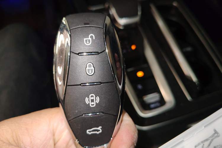 Used Hongqi HS5 2023 2.0T Qixiang Pro Edition
