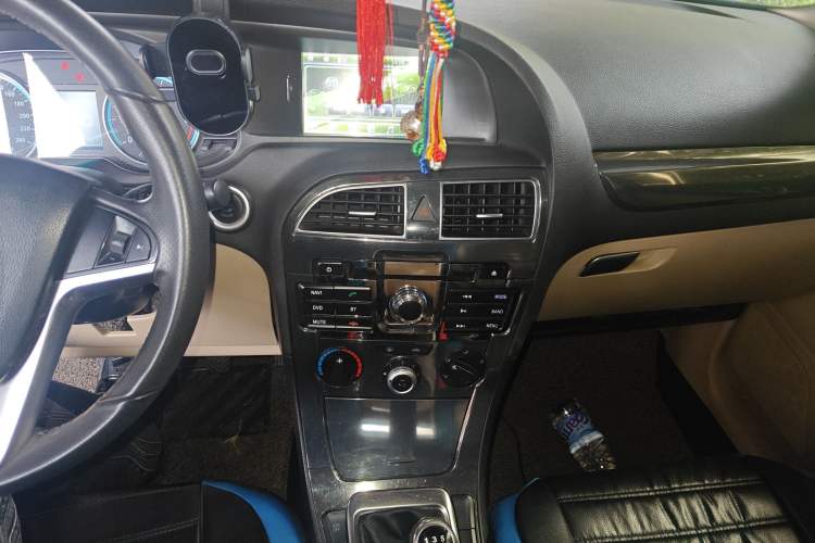 Used Brilliance V5 2012 1.5T Manual Two-Wheel Drive Luxury Version
