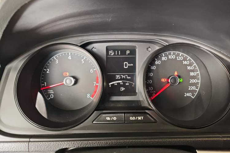 Used Volkswagen Gran Lavida 2017 1.6L Automatic Fashion Edition Instrument Cluster