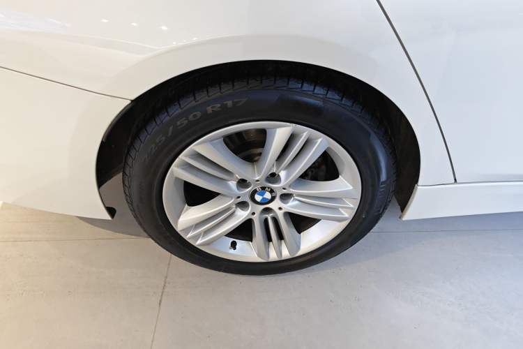 Used BMW 3 Series 2017 320Li Fashion Model Right Rear Wheel Hub
