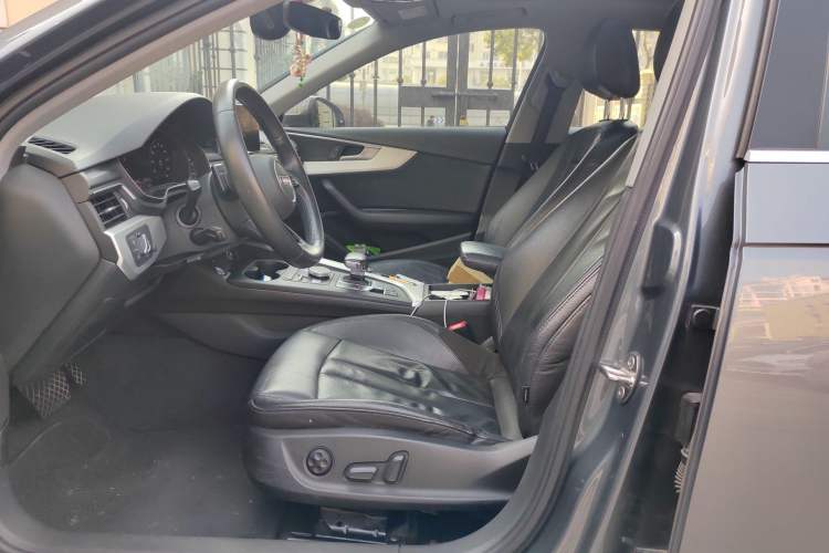 Used Audi A4L 2018 30th Anniversary Edition 40 TFSI Fashion Model