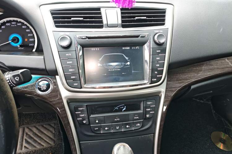 Used CHANGAN Raeton 2014 1.8T Automatic Prestige Anniversary Edition China IV Standard Audio And AC Panel