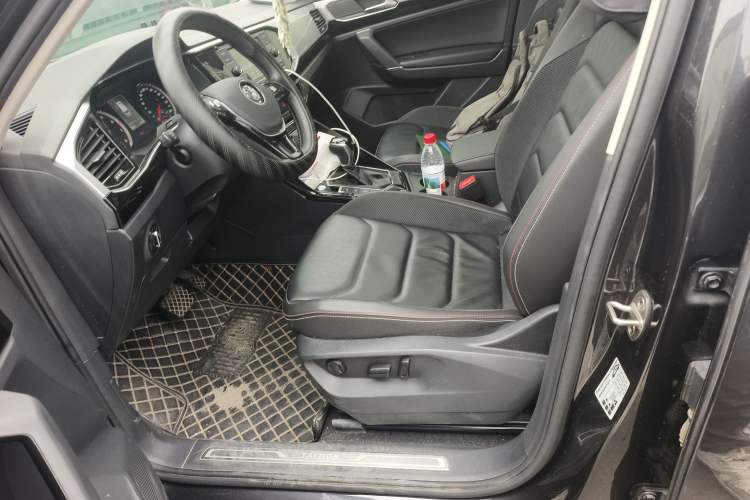 Used Volkswagen Tayron 2019 Teramont Edition 280TSI Two-Wheel Drive Luxury Model China VI Standard Left Front Seat