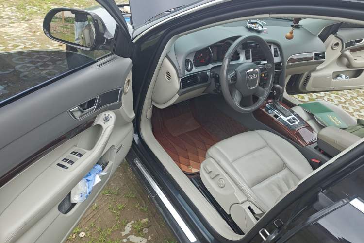 Used Audi A6L 2011 2.8 FSI Luxury Model
