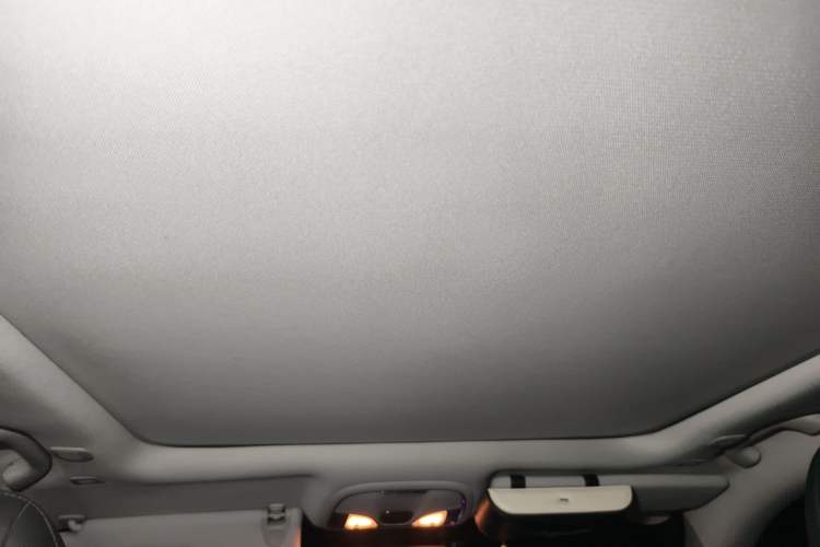 Used Jeep Cherokee 2019 2.0T Two-Wheel Drive Smart Enjoyment Version China V