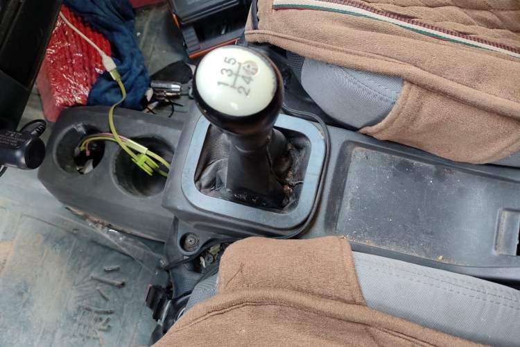 Used Dongfeng Xiaokang K05S 2019 1.2L Practical Version China VI Standard DK12 Gear Lever