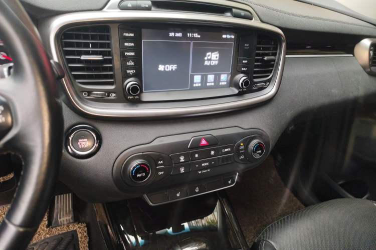 Used Kia Sorento 2015 Sorento L 2.0T Gasoline 4WD Elite Edition 5 Seats China IV Standard