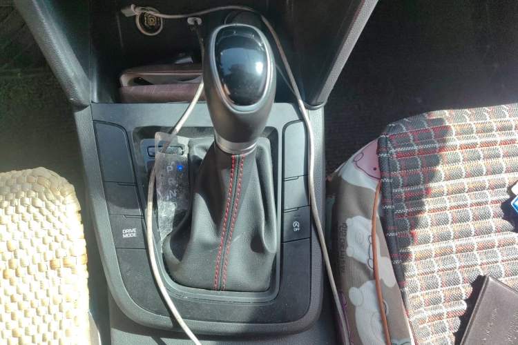 Used Hyundai Elantra (6th Generation / Lingdong) 2019 1.4T Dual-Clutch Xuan Dong · Dynamic Model Gear Lever