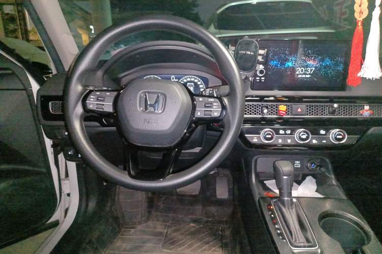Used Honda Civic 2023 240TURBO CVT Dynamic Edition Steering Wheel