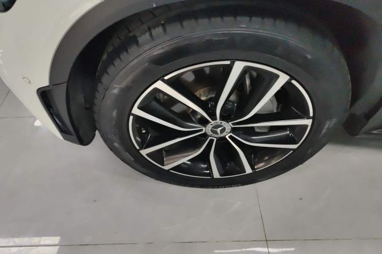 Used Mercedes-Benz GLC 2020 GLC 300 L 4MATIC Dynamic Edition Left Front Wheel Hub