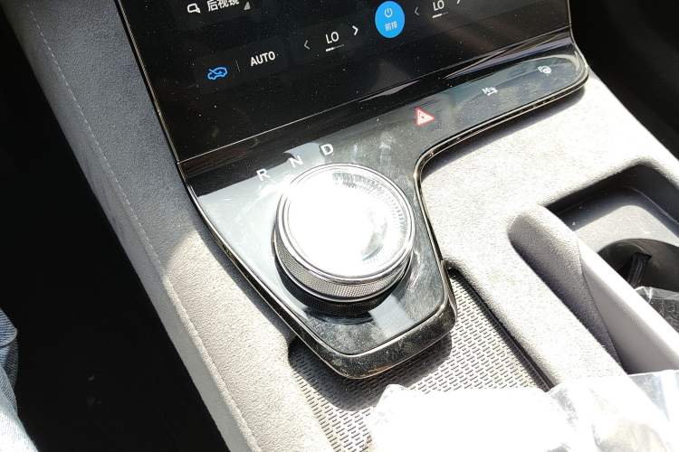 Used VOYAH PASSION 2023 Four-Wheel Drive Flagship Edition Gear Lever