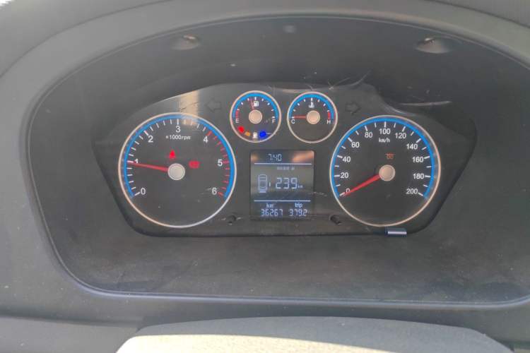 Used Foton Toano 2023 Cummins 2.8T Manual Jixiang Multi-Function Long-Wheelbase Mid-Roof Model with Rear Dual Tires Available in 7/9-Seater Configurations Instrument Cluster