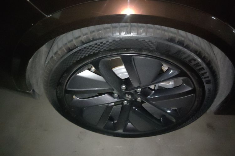 Used Li Auto L9 2022 Max model Right Rear Wheel Hub