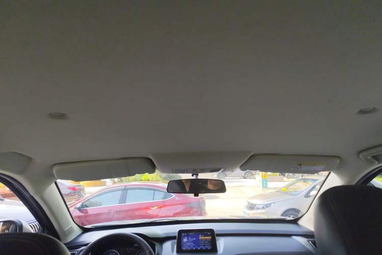 Used Dongfeng Fengon S560 2018 1.8L Manual Urban Model 7 Seats
