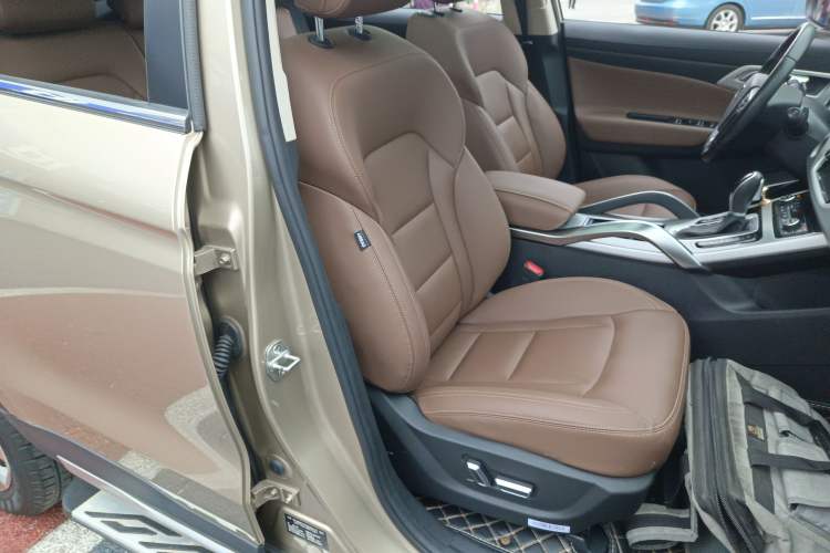 Used Geely Auto Emgrand X7 Sport 2016 1.8TD Automatic ZhiZun Version
