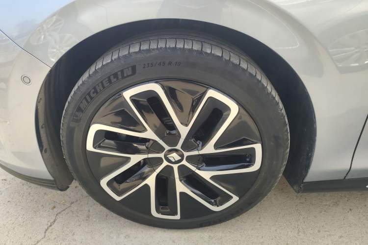 Used Baojun Enjoy 2025 All-Electric 600km Luxury Edition
