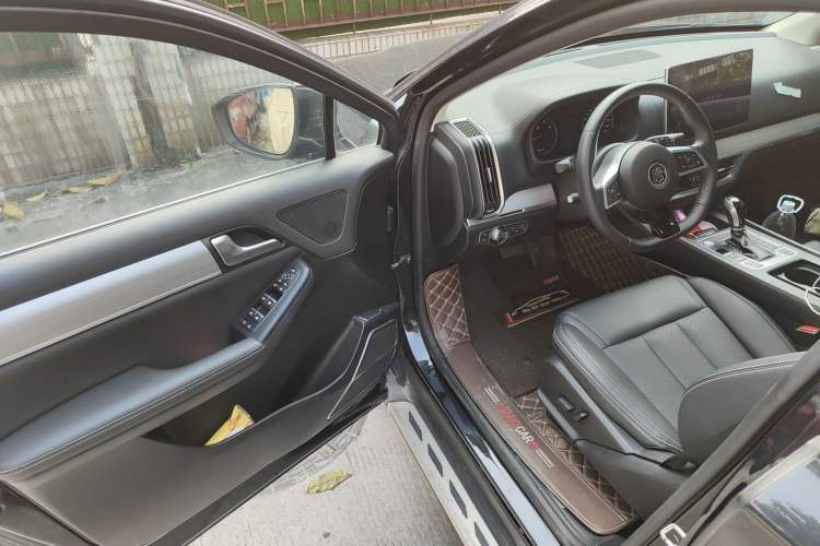 Used BYD Tang 2018 2.0T Automatic Smart Connect Prestige 7-Seater China V Standard Driver Seat