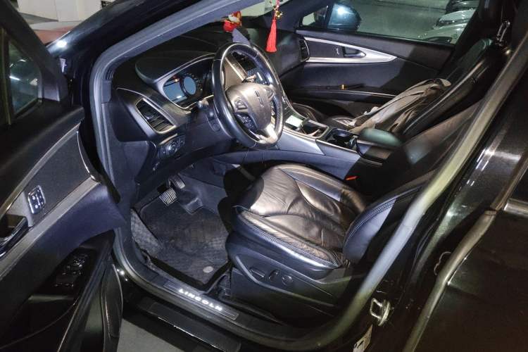 Used Lincoln MKX 2017 2.0T Two-Wheel Drive Deluxe Edition
