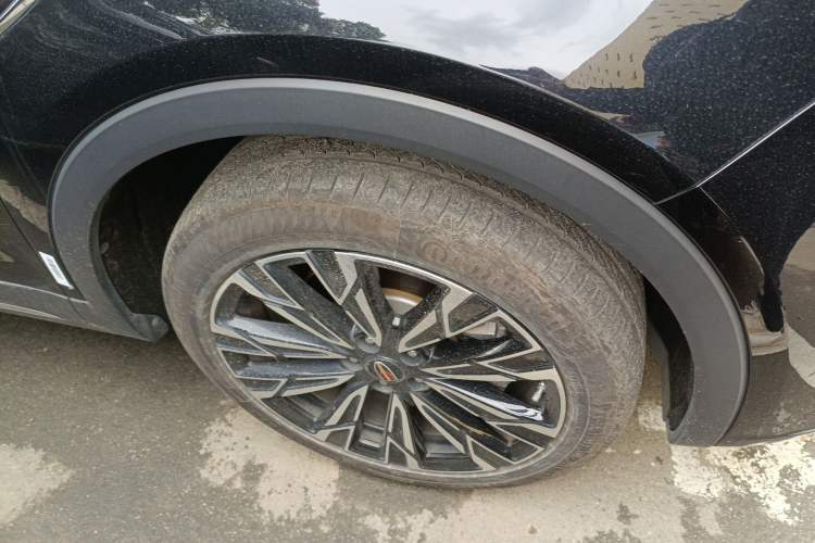 Used Hongqi HS5 2025 2.0T All-Wheel-Drive Flagship Pro Edition Right Front Wheel Hub