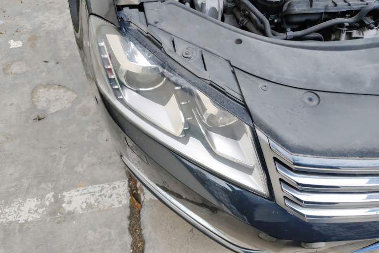 Used Volkswagen Magotan 2015 1.8TSI Prestige Model Right Front Headlight