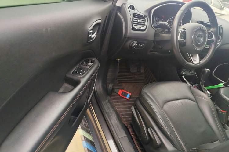 Used Jeep Compass 2019 220T Automatic Family Edition