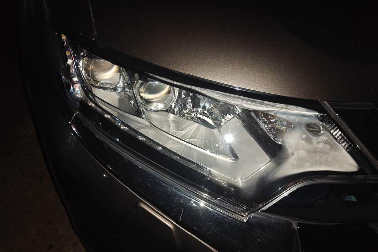 Used Mitsubishi Outlander 2016 2.4L 4x4 Luxury Edition 7-Seater
