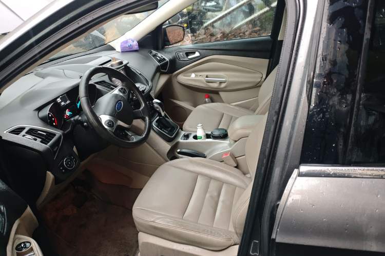 Used Ford Kuga 2013 2.0L GTDi Four-Wheel-Drive Elite Model Left Front Seat