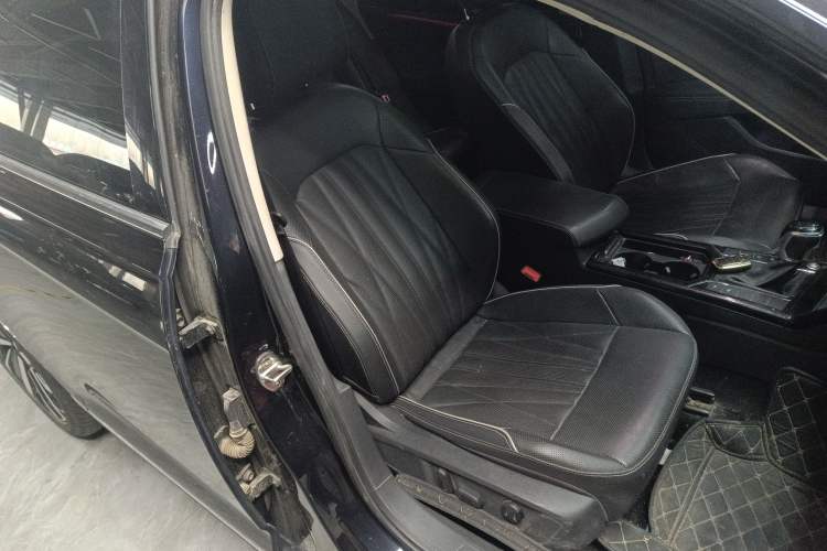 Used Volkswagen Passat 2022 330TSI Starry Luxury Edition – Exclusive Special Edition