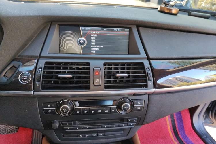 Used BMW X6 2013 xDrive35i Audio And AC Panel