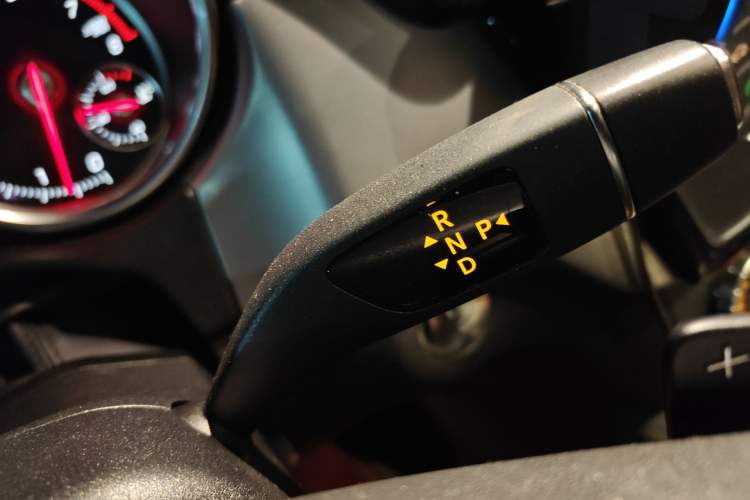 Used Mercedes-Benz GLE Coupe 2015 GLE 320 4MATIC Coupe SUV Gear Lever