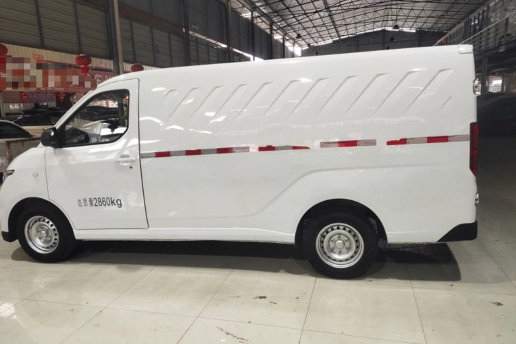 Used Wuling Yangguang 2024 230km Practical Enclosed-Window Version 60kW
