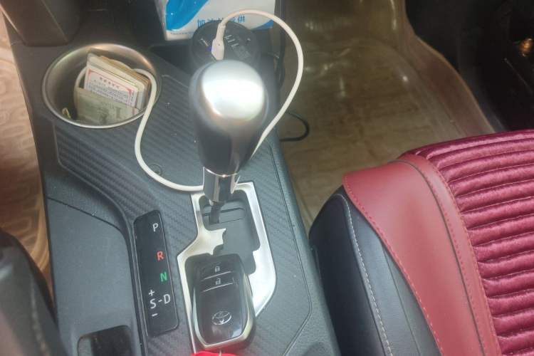 Used Toyota RAV4 2013 2.5L Automatic 4x4 Elite Edition Gear Lever