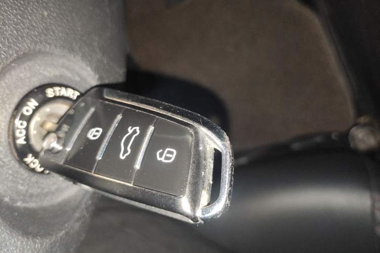 Used JAC Group Refine S3 2017 1.6L CVT Luxury Smart Model