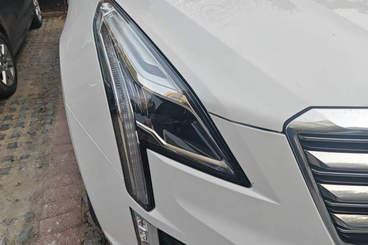 Used Cadillac XT5 2018 28T Four-Wheel Drive Luxury Model
