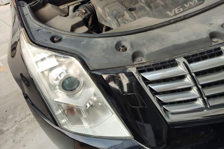 Used Cadillac SRX 2013 3.0L Comfort Model Right Front Headlight