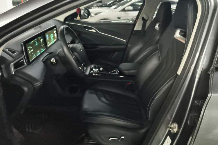 Used NETA U 2021 Pro 500 Global Edition Left Front Seat