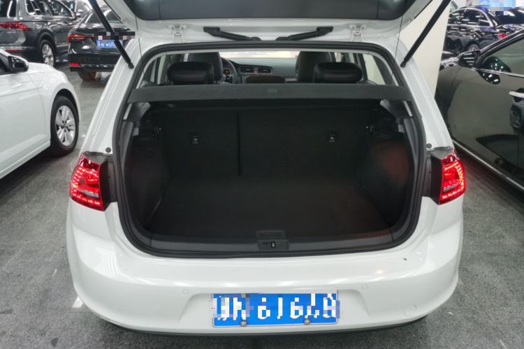 Used Volkswagen Golf 2017 1.6L Automatic Comfort Million-Vehicle Anniversary Edition