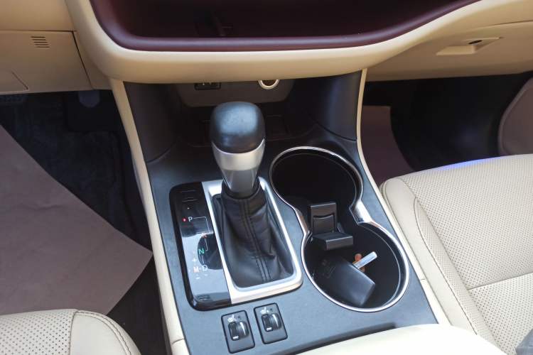 Used Toyota Highlander 2017 2.0T Two-Wheel Drive Luxury Edition 7 Seats
