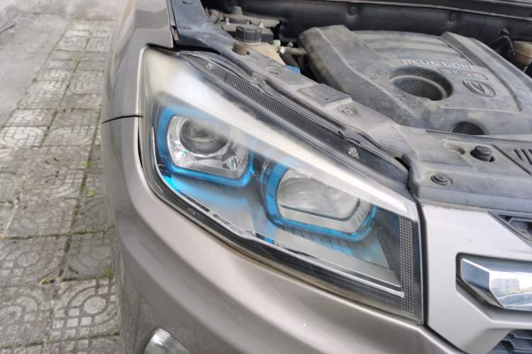 Used CHANGAN CS75 2014 1.8T Automatic Elite Model China IV Standard Right Front Headlight