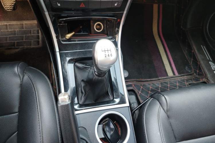 Used Haval H2 2014 1.5T Manual Two-Wheel Drive Elite Edition Gear Lever