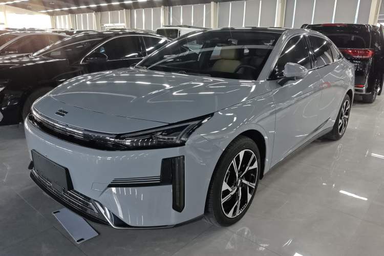 Used Geely Galaxy L6 2023 125km Starship