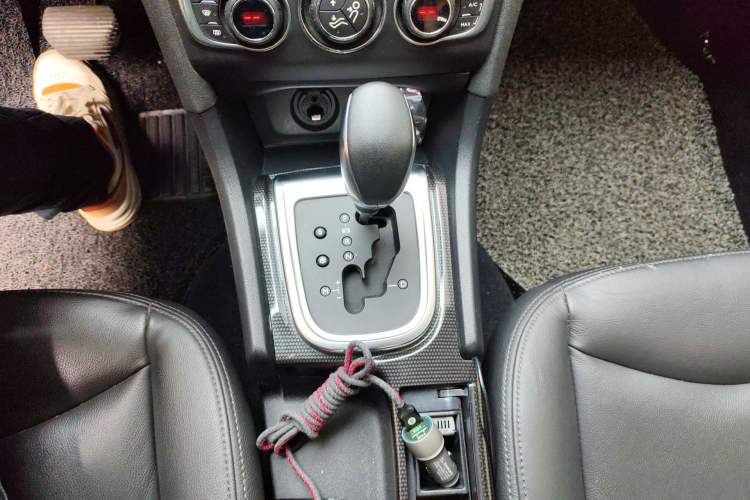 Used Citroen C4L 2015 1.8L Automatic Leading Edition Gear Lever