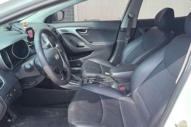 Used Hyundai Elantra (5th Generation / Langdong) 2016 1.6L Automatic Prestige Model
