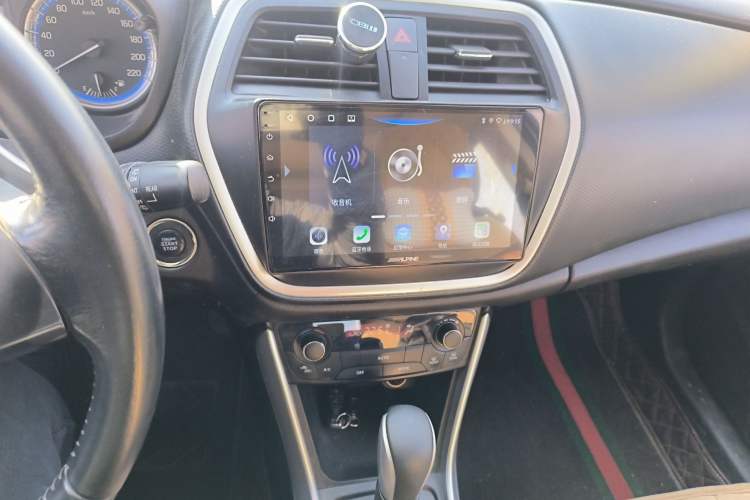 Used Suzuki S-Cross 2014 1.6L CVT Two-Wheel Drive Elite Version
